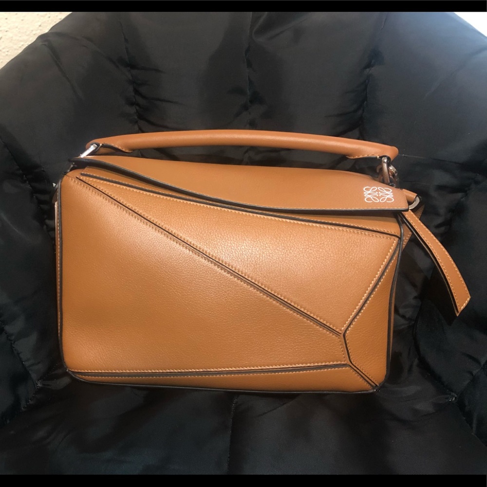 Loewe medium Puzzle bag (TAN)